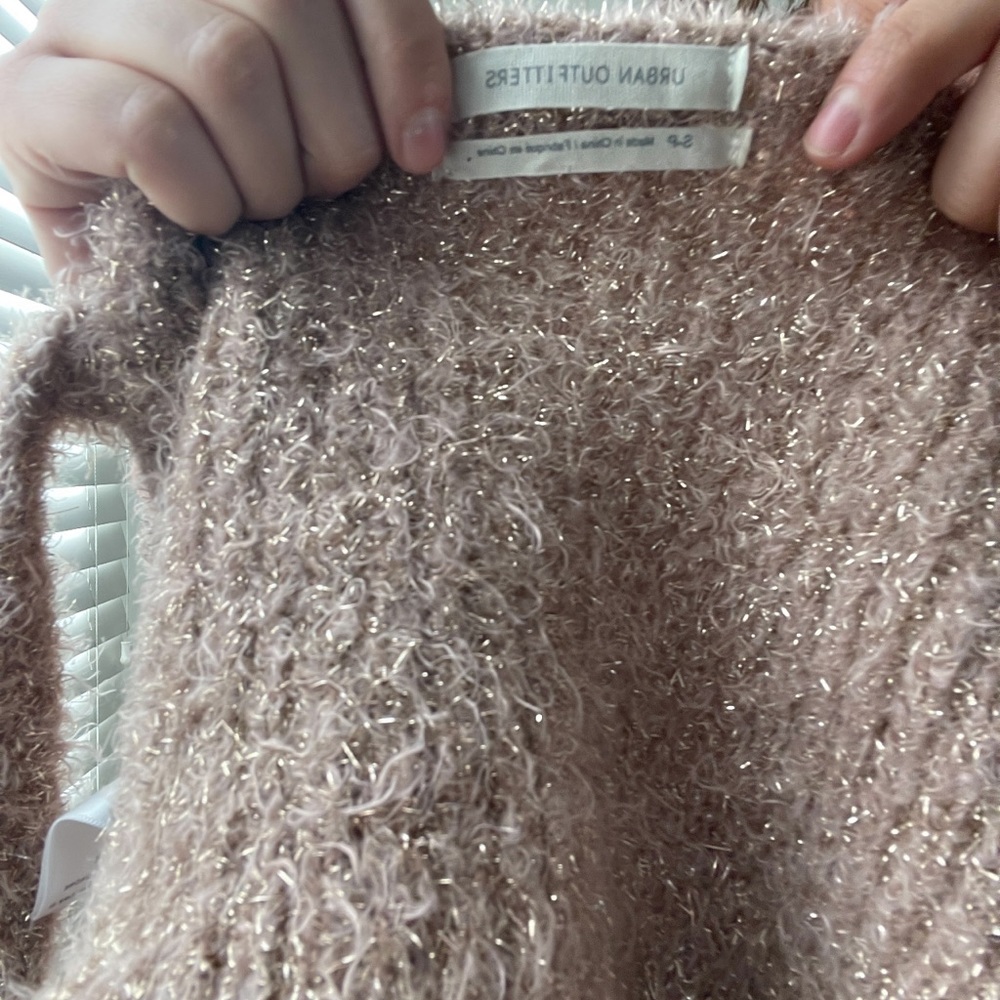 URBAN OUTFITTERS FURRY CROP - Picture 4 of 4